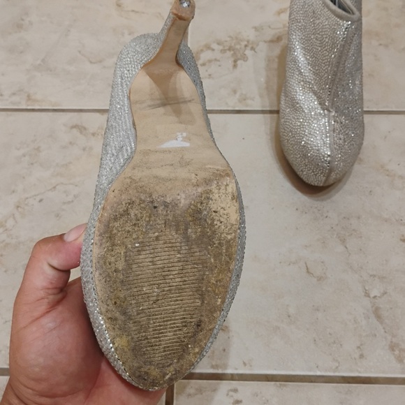 Steve Madden Rhinestone Silver Bootie Heels Sparkle Glam Fashion Size 9.5 - Picture 13 of 15